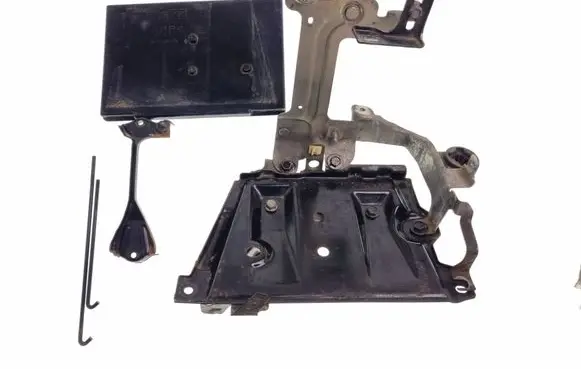 Battery bracket