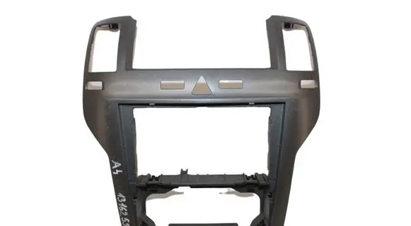 Opel Zafira B Radio/GPS head unit trim 13162556