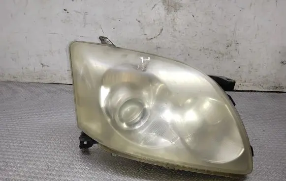 Toyota Avensis T250 Headlight/headlamp