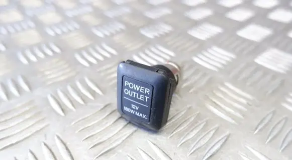 Honda CR-V 12 V Socket (front) 