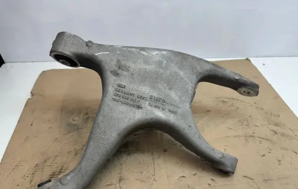 Porsche Macan (95B) Rear upper control arm/wishbone 8R0505312F