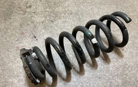 MG MG4 ev Rear coil spring