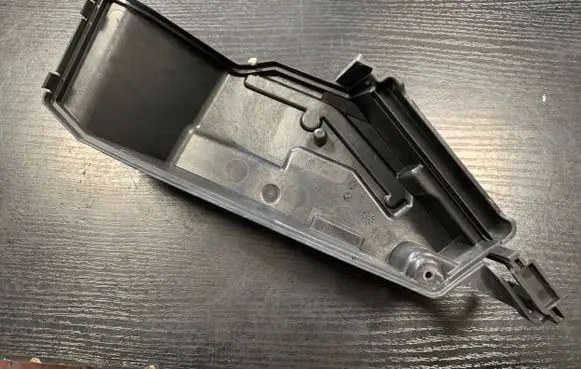BMW 2 F46 Fuse box cover 8581751