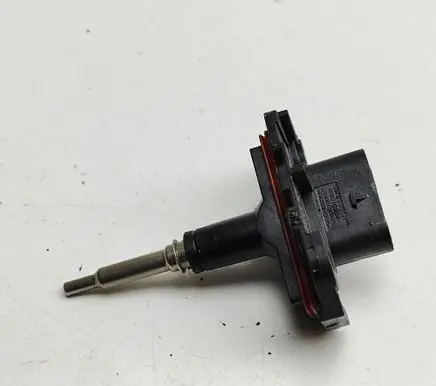 BMW 8 G16 Oil temperature sensor 8485041