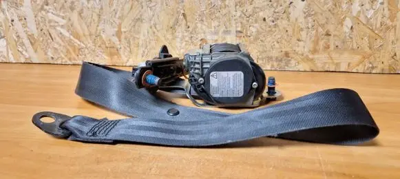KIA Ceed Front seatbelt 888101h000