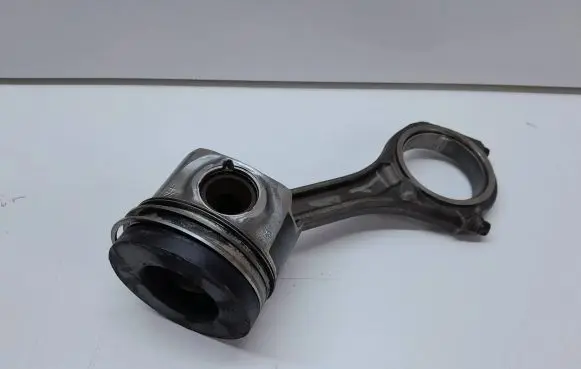 Audi A5 8T 8F Piston with connecting rod 0502094