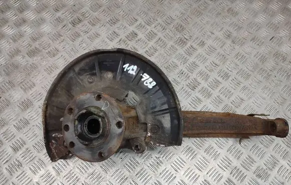 Volkswagen Touareg II Front wheel hub 7P6407245A