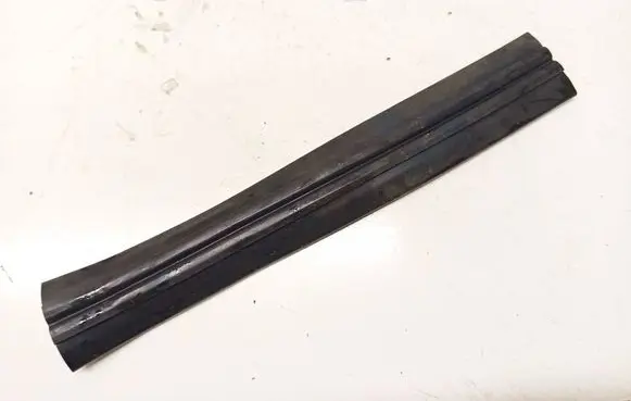 Ford Fiesta Rubber seal front coupe door 