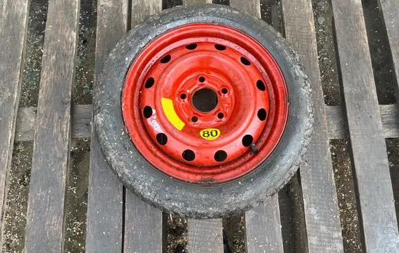 Hyundai i30 R15 spare wheel 529102H910