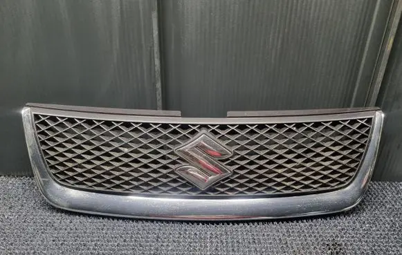 Suzuki Grand Vitara II Front grill 7174365J0