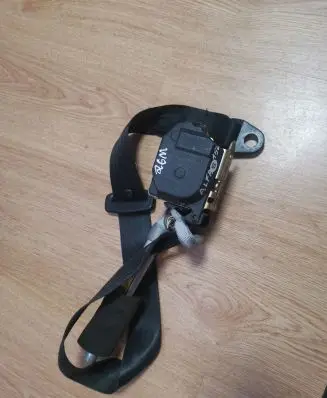 Alfa Romeo 156 Front seatbelt 047005