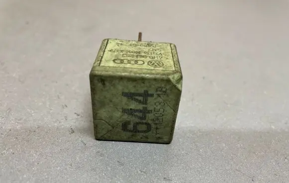 Audi A4 S4 B7 8E 8H Other relay 4H0951253