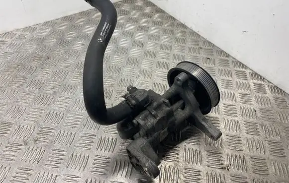 BMW X5 E70 Power steering pump 6796462 679646203