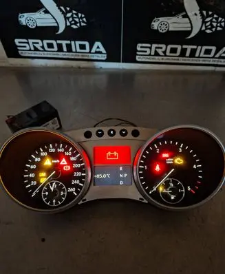 Mercedes-Benz R W251 Speedometer (instrument cluster) A2514405211 A2C53280905