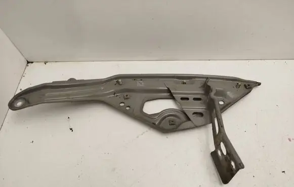 Renault Twingo III Fender mounting bracket 631467520R
