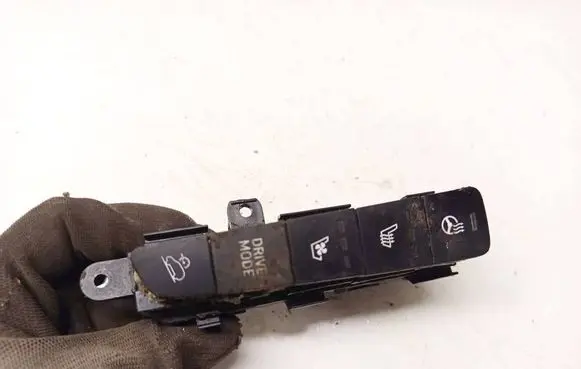 Hyundai Tucson IV NX4 Seat heating switch 93310N7500