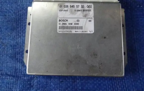 Mercedes-Benz E W210 ESP (stability system) control unit 0275456032
