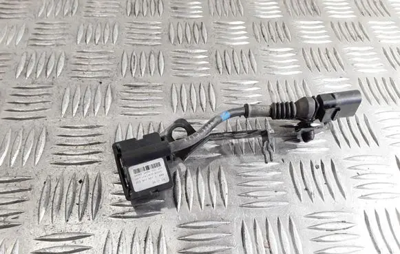 Audi A8 S8 D3 4E Air suspension front height level sensor 4E0907651G 2455000001