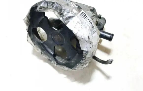 Mitsubishi Carisma Power steering pump
