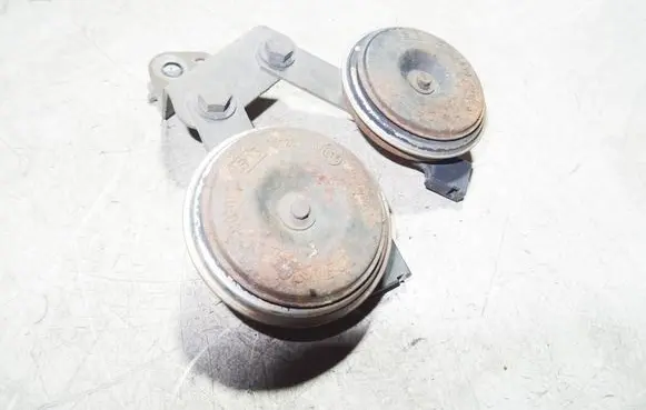 Toyota Avensis T270 Horn signal 000026