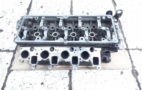 Skoda Octavia Mk2 (1Z) Engine head 03L103373A