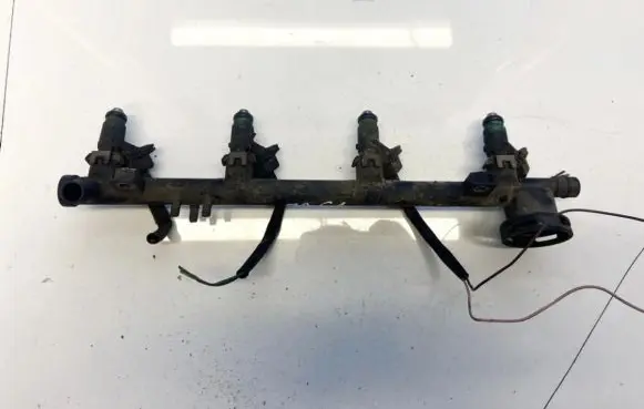 Renault Scenic I Fuel main line pipe 7700107405 7700112777