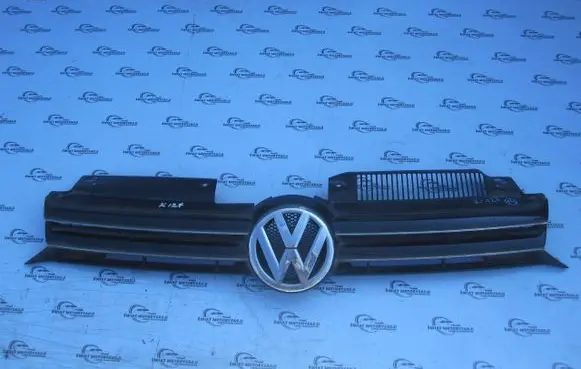 Ford Focus Front bumper upper radiator grill 5K0853653
