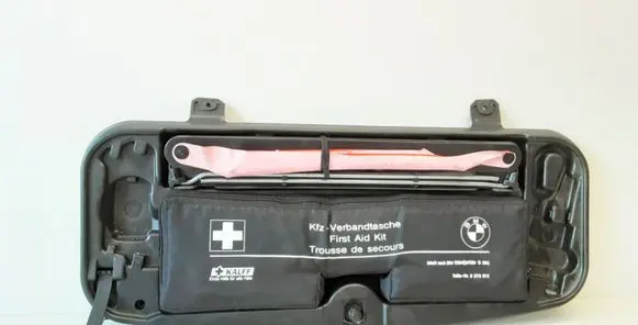 BMW 5 E60 E61 First aid kit 71116761420