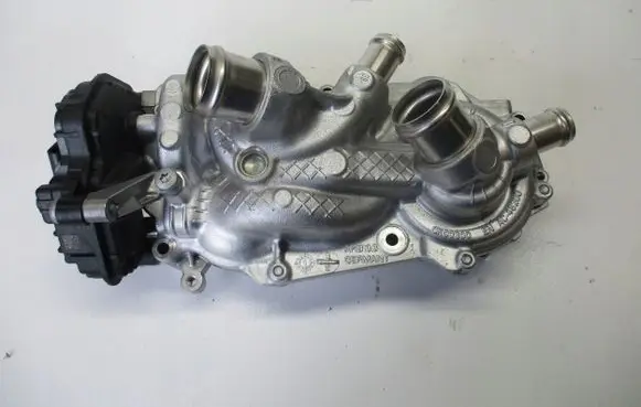 Volkswagen T-Roc Water pump 05E121042B