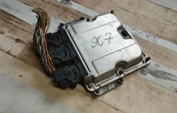 Peugeot 607 Engine control unit/module 0281010880 9645534380