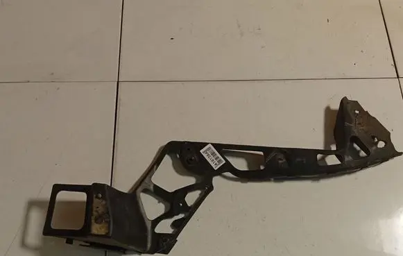 Ford Mondeo MK IV Rear bumper mounting bracket 7S71N17E850A