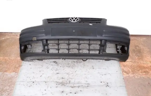 Volkswagen Caddy Front bumper 2K0807221 2K0807231