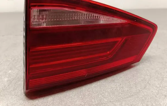 Volkswagen PASSAT B8 Tailgate rear/tail lights