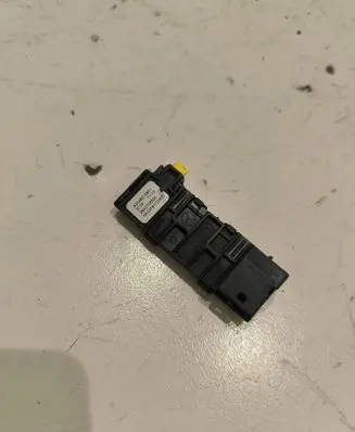 Mercedes-Benz E W212 Outside/external air temperature sensor A2048210851