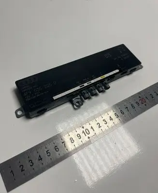 Audi A6 S6 C6 4F Aerial antenna amplifier 4F9035225D
