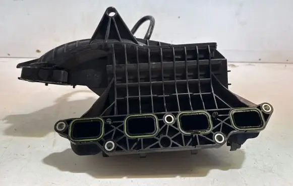 Volkswagen Golf VI Intake manifold 03C145749B