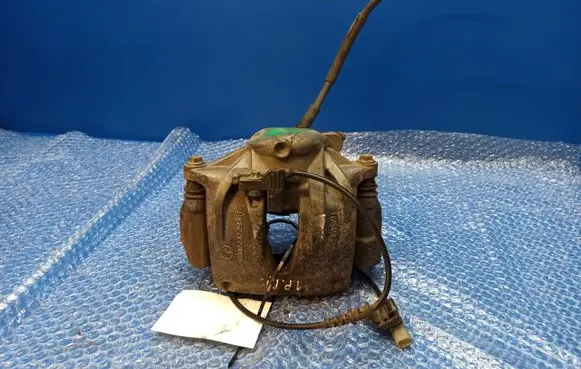 Mercedes-Benz E W211 Front brake caliper 28X295