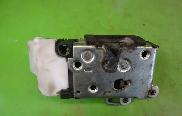 Alfa Romeo 147 Front door lock