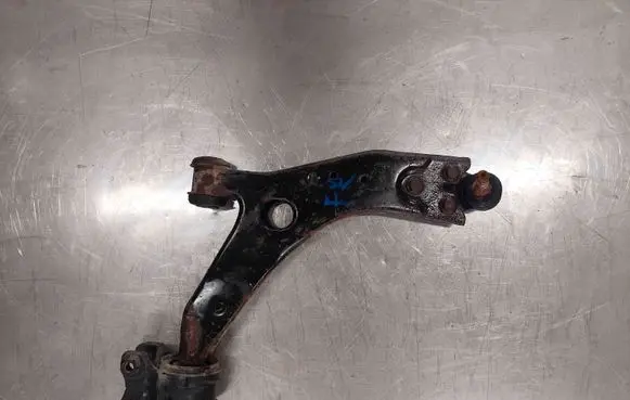 Ford Focus Front lower control arm/wishbone 4M513A423AD