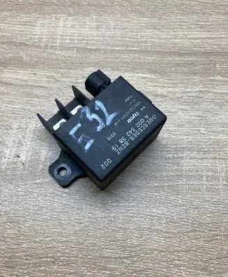 Mercedes-Benz E W211 Charging relay A0025423819