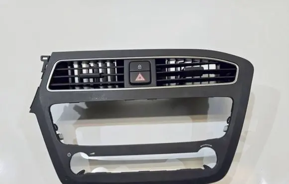 Hyundai i20 (GB IB) Dashboard side air vent grill/cover trim 84740-C8AA0