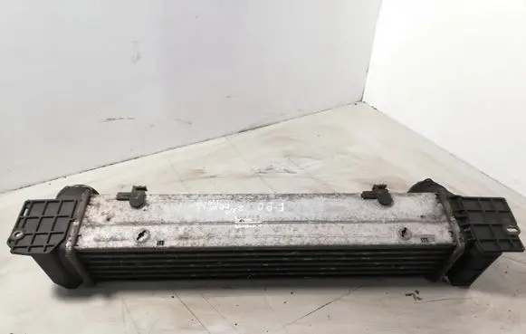 BMW 3 E90 E91 Intercooler radiator 7524916