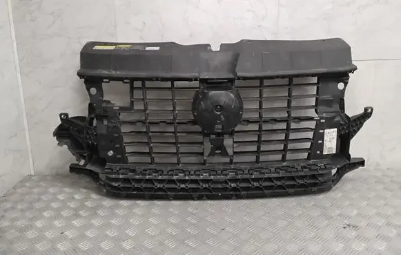 Volkswagen Transporter - Caravelle T6 Front grill 7LA807699
