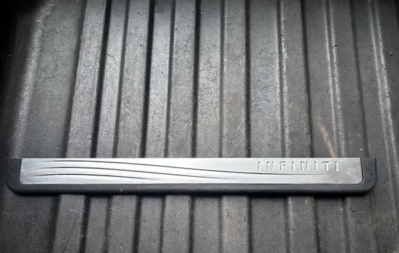 Front sill trim cover