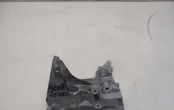 Peugeot 3008 I Engine mounting bracket