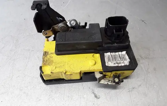 Volvo S60 Front door lock 30699747