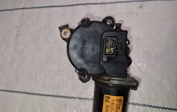 Mitsubishi Pajero Sport I Wiper motor Mr2219
