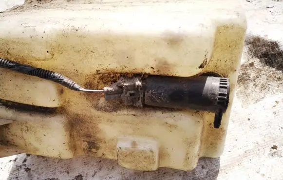 Ford Transit Windscreen/windshield washer pump