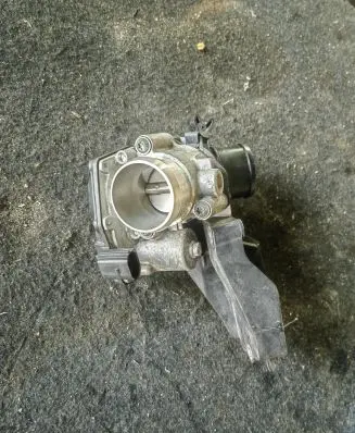 Ford Focus Throttle valve