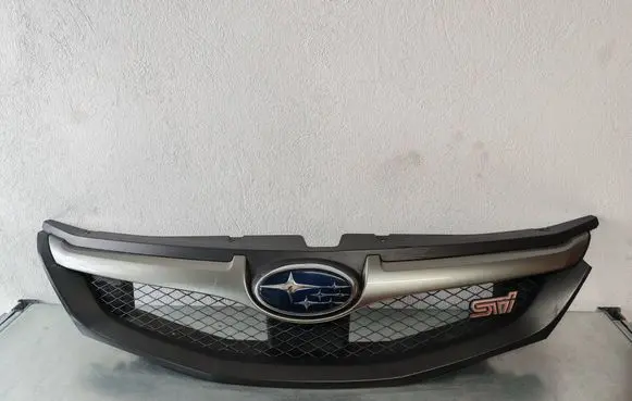 Subaru Impreza III Front grill